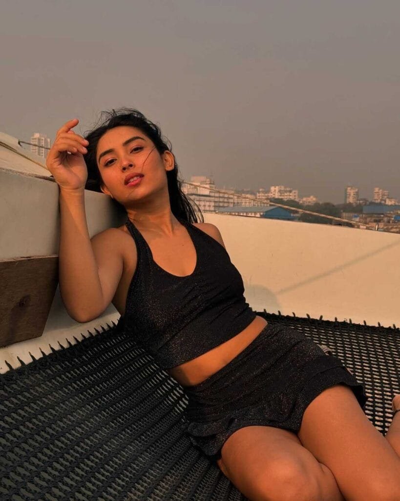 Akriti Negi Instagram
